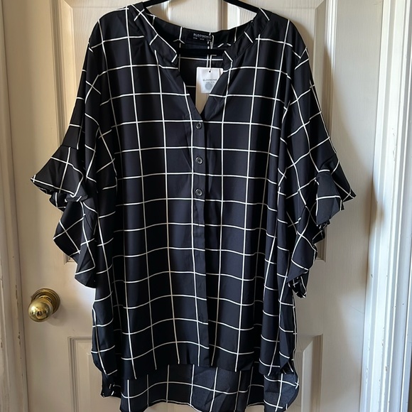 BloomChic Tops - NWT Bloomchic Women’s tunic blouse Size 26